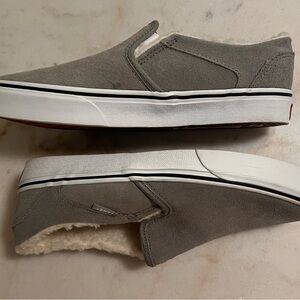 VANS Asher Suede Sherpa Slip-On Sneakers Light Gray Women's Size 9 New